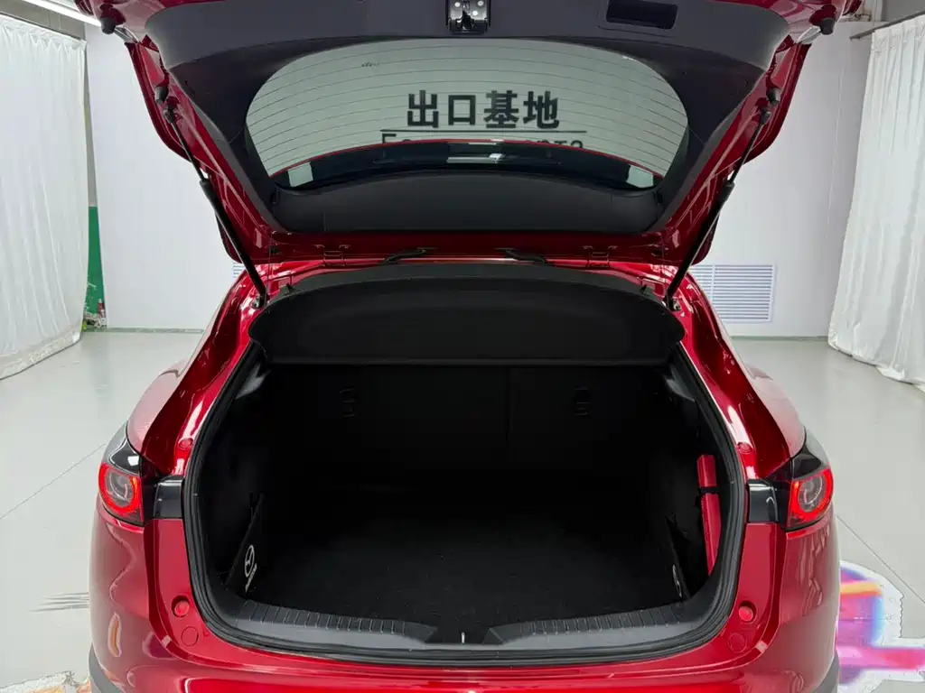 Mazda CX-4 2023 — фото 17