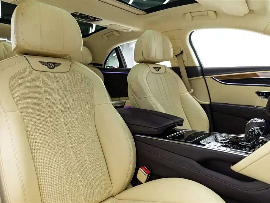 Bentley Flying Spur 2020 — фото 14