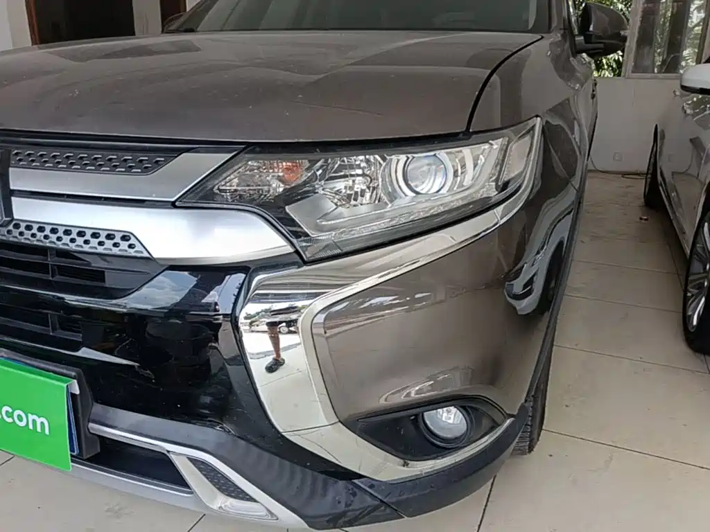 Mitsubishi Outlander 2020 — фото 24