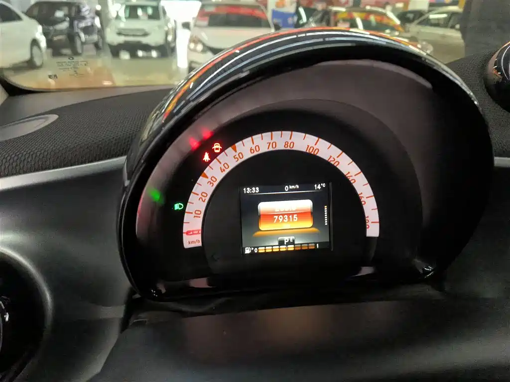 smart Fortwo 2018 — фото 12