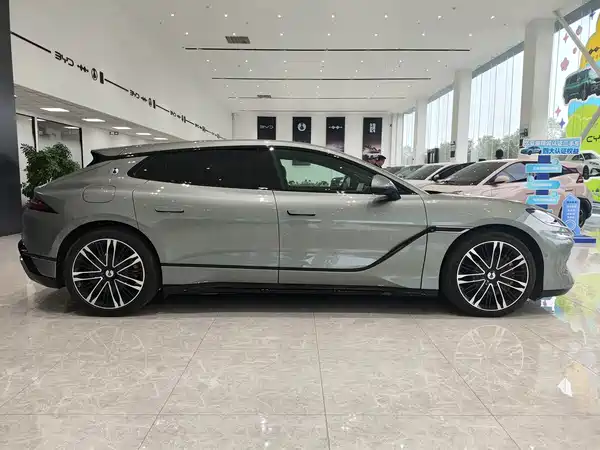 Denza Z9GT 2025