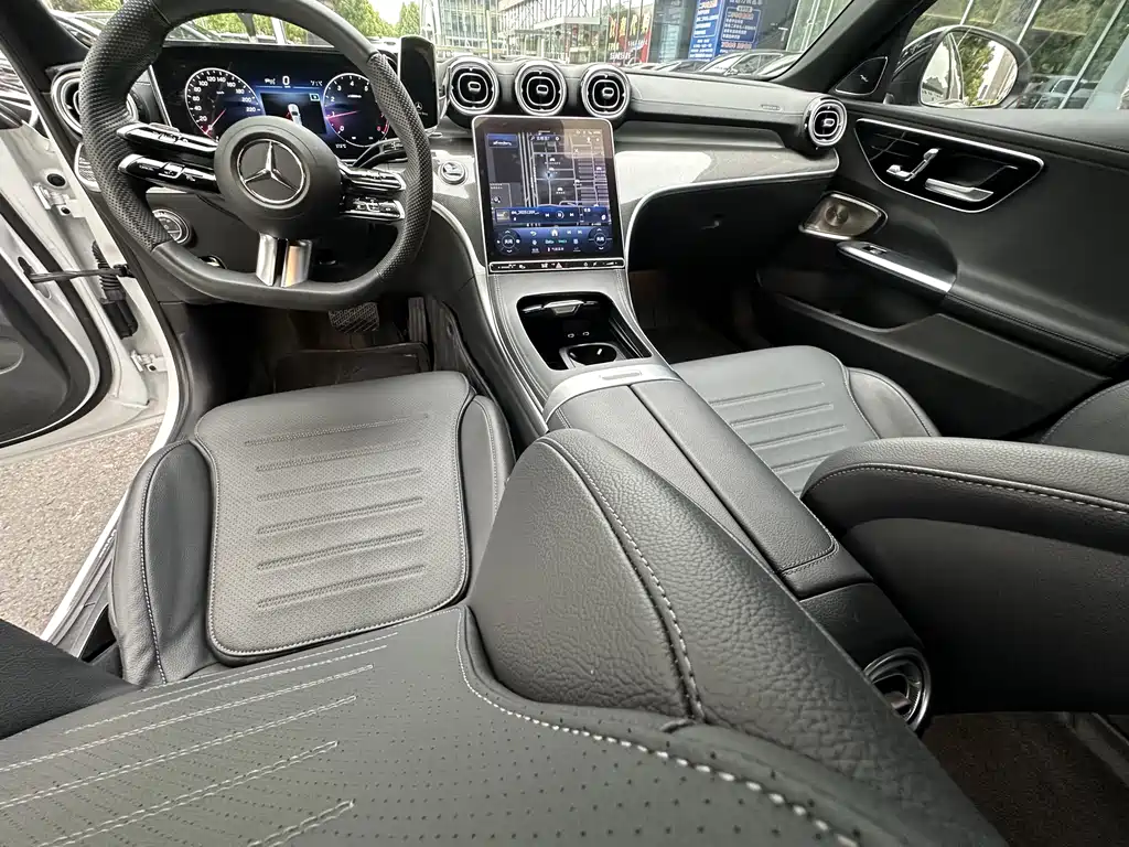 Mercedes-Benz C-Class 2023 — фото 6