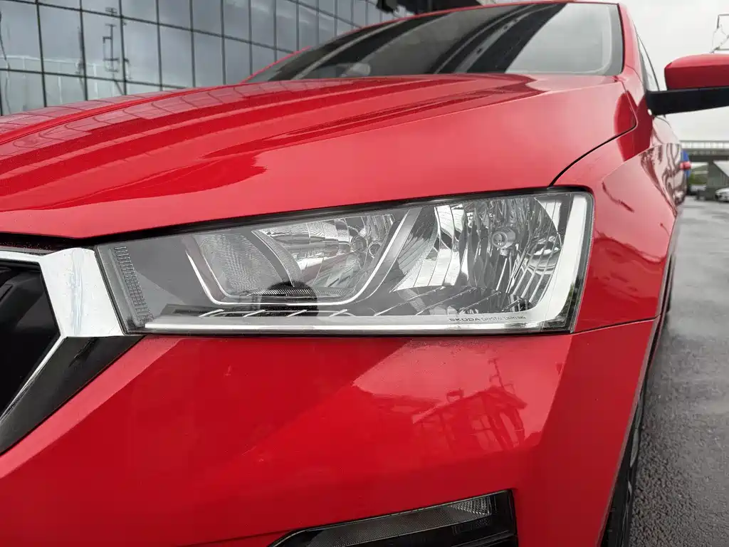 Skoda Rapid Spaceback 2020 — фото 4