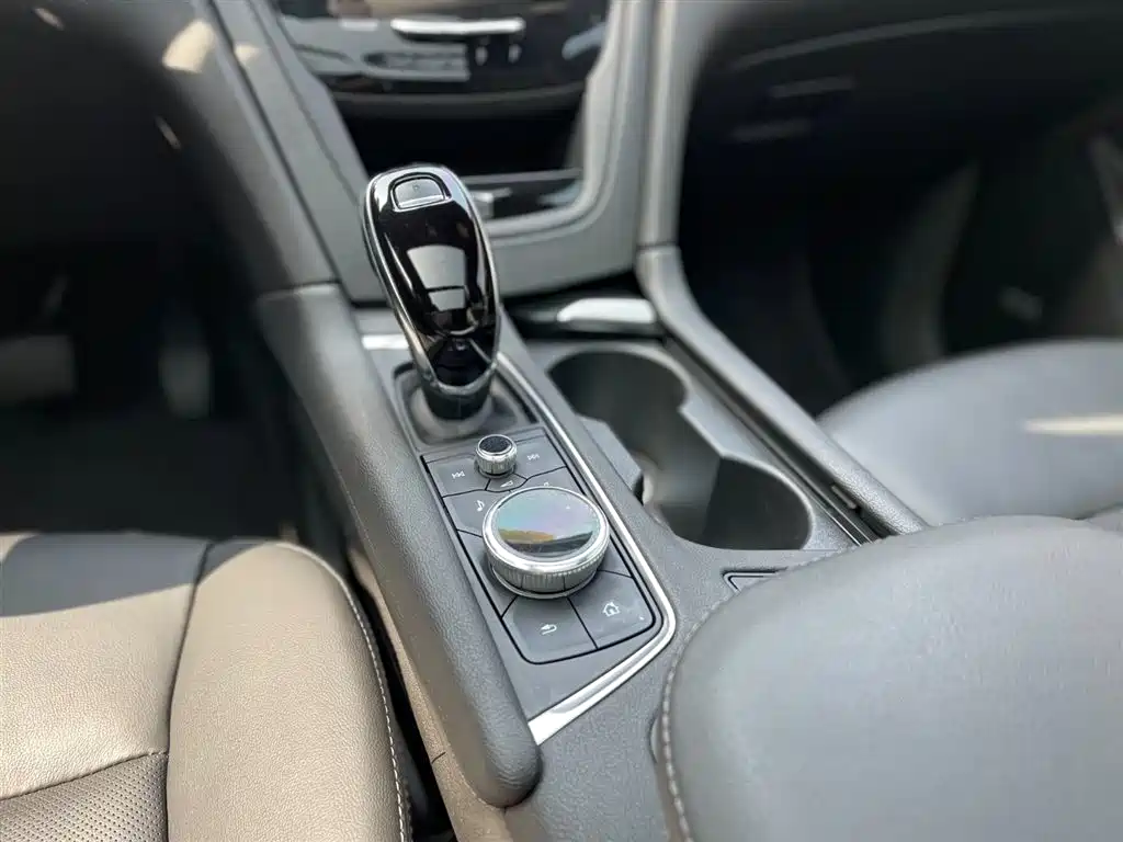 Cadillac XT6 2021 — фото 22