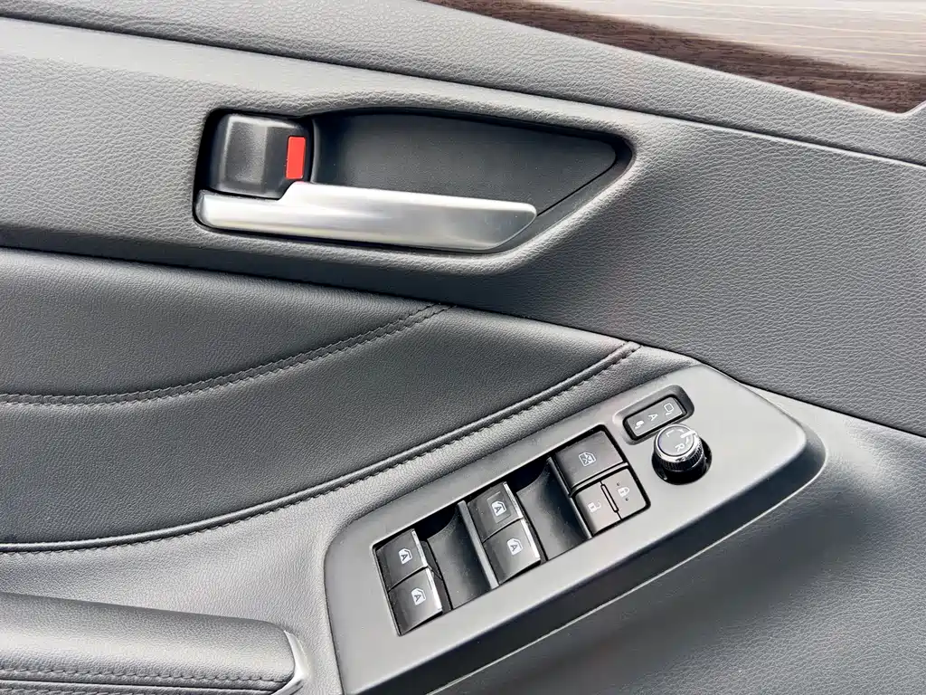 Toyota Avalon 2023 — фото 13