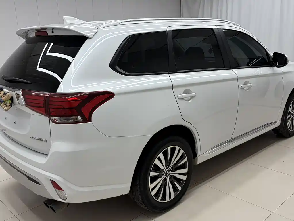Mitsubishi Outlander 2021
