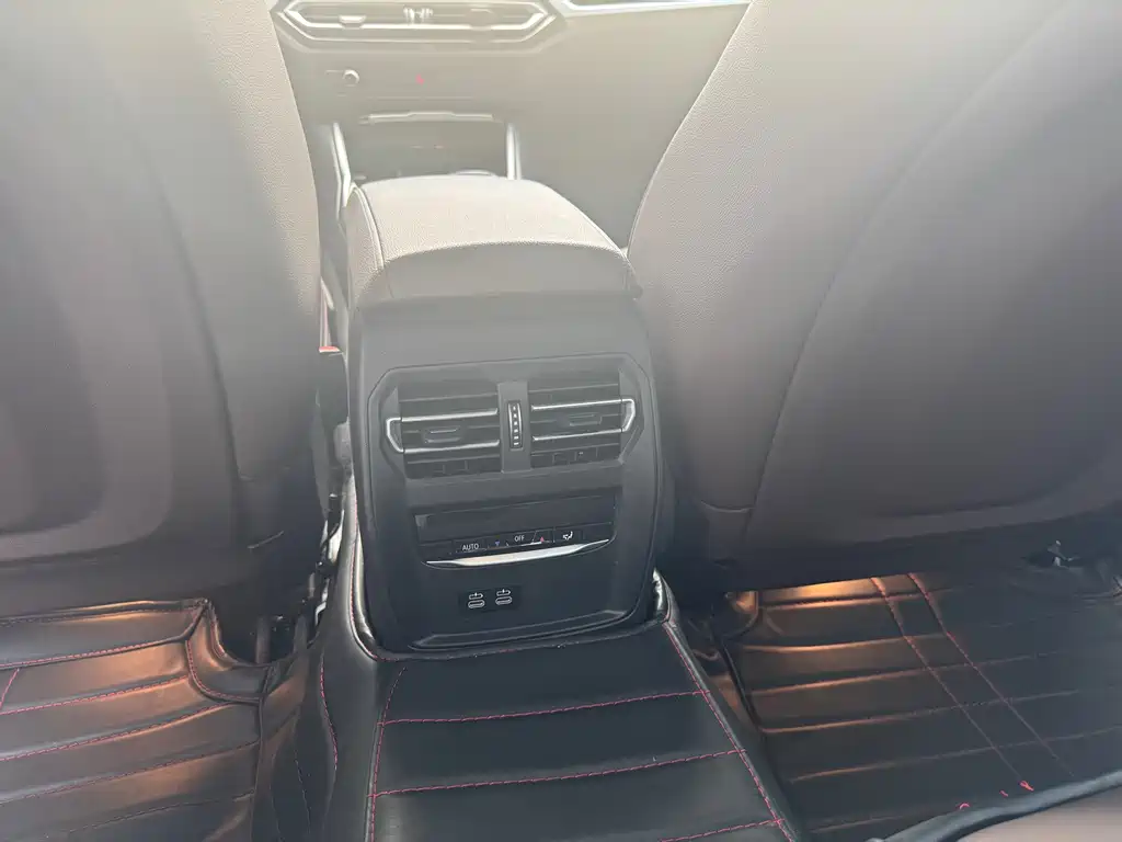 BMW i3 2023 — фото 10