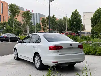 Volkswagen Sagitar 2016