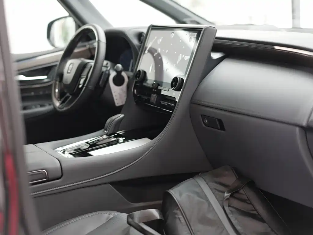 Toyota Vellfire — фото 6