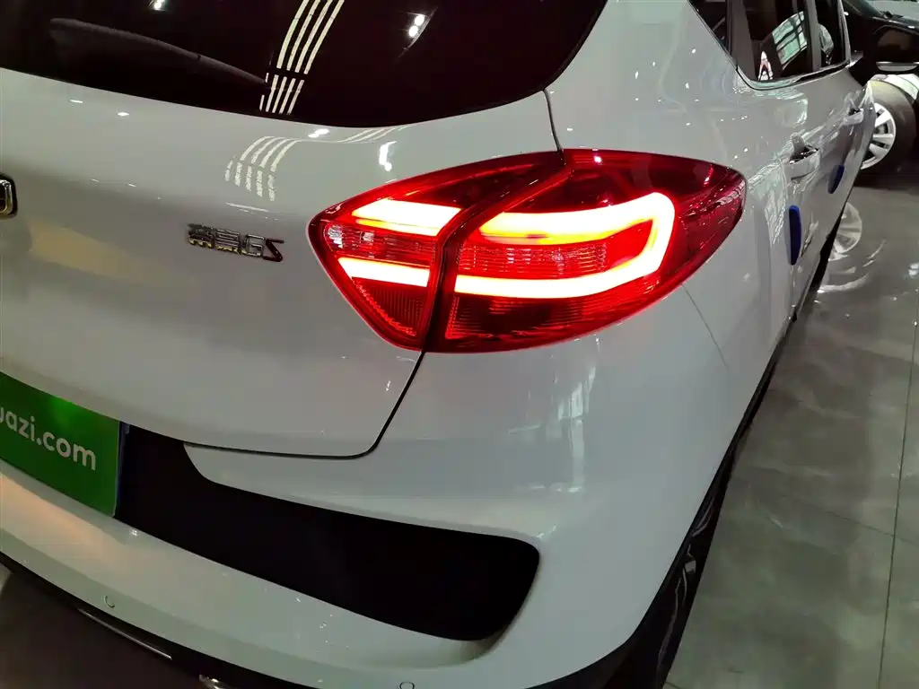 Geely Emgrand GS 2019 — фото 8