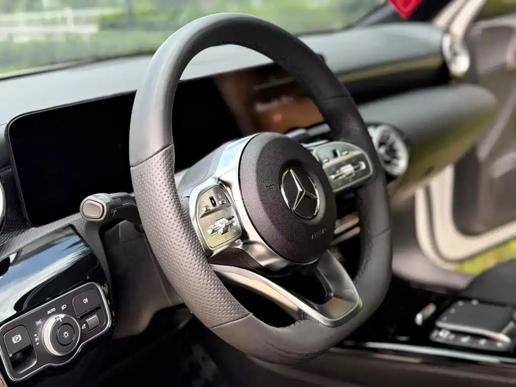 Mercedes-Benz A-Class 2023 — фото 12