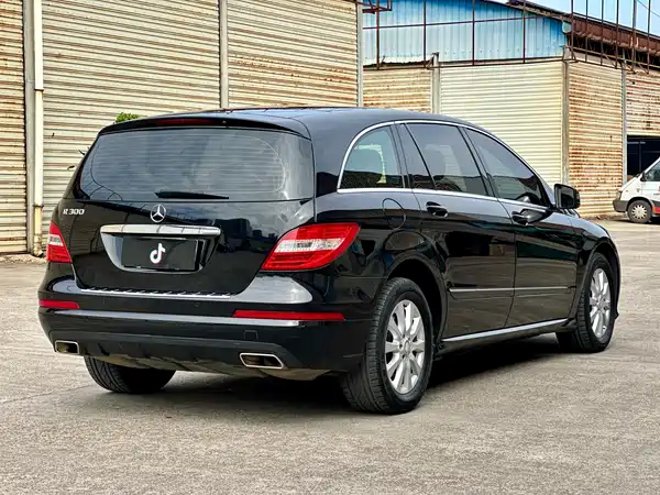 Mercedes-Benz R-Class 2011