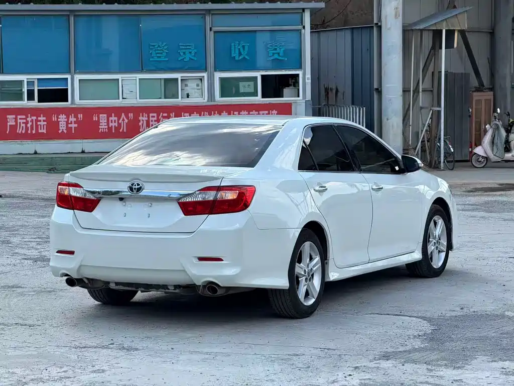 Toyota Camry 2013