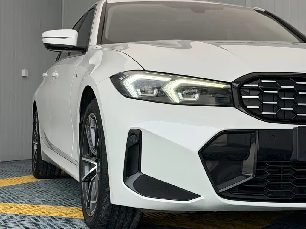 BMW 3 Series 2023