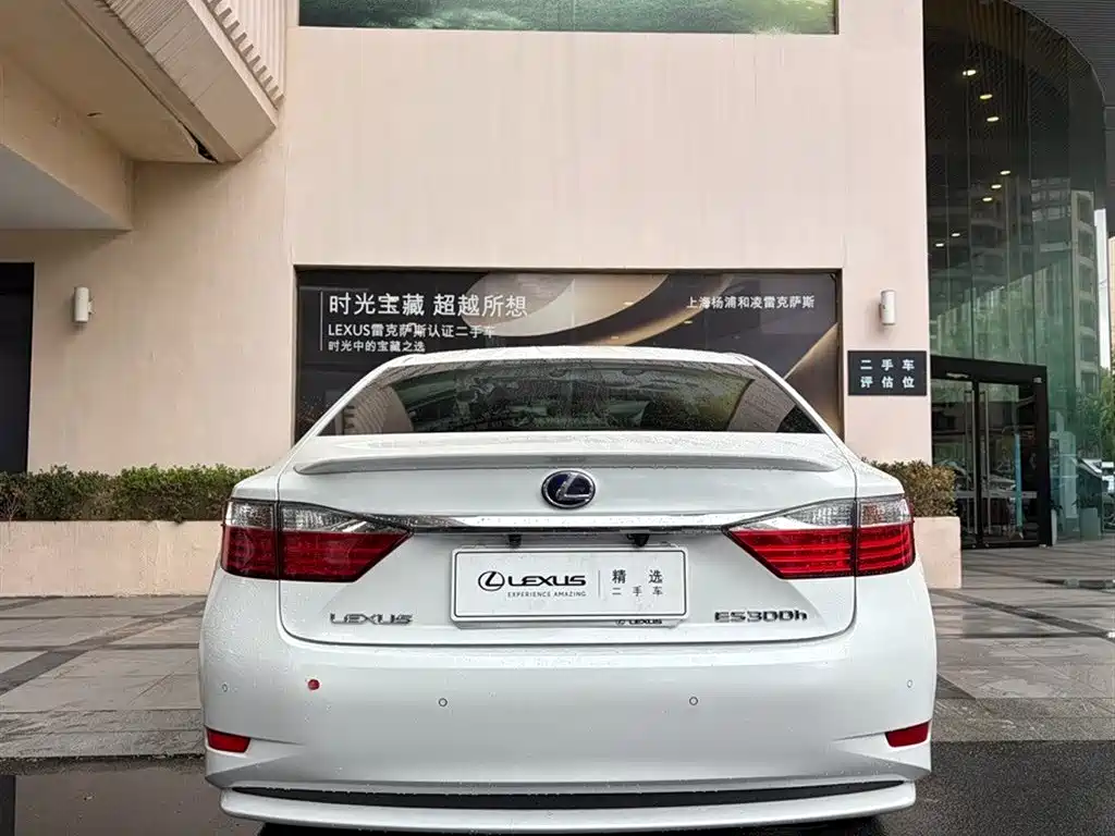 Lexus ES 2013 — фото 4