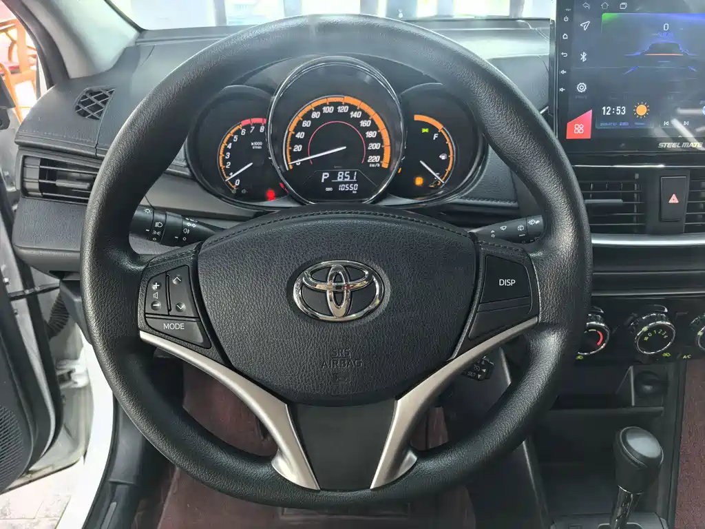Toyota Yaris L 2022 — фото 19