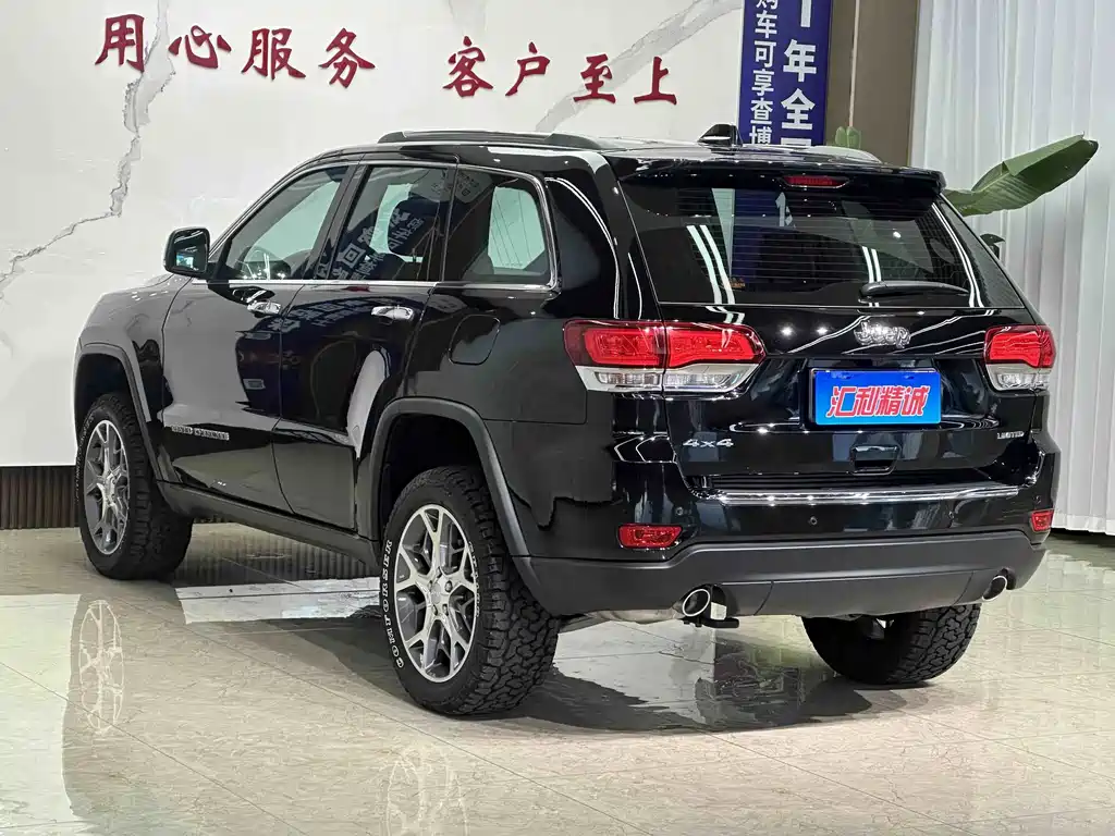 Jeep Grand Cherokee 2021 — фото 16