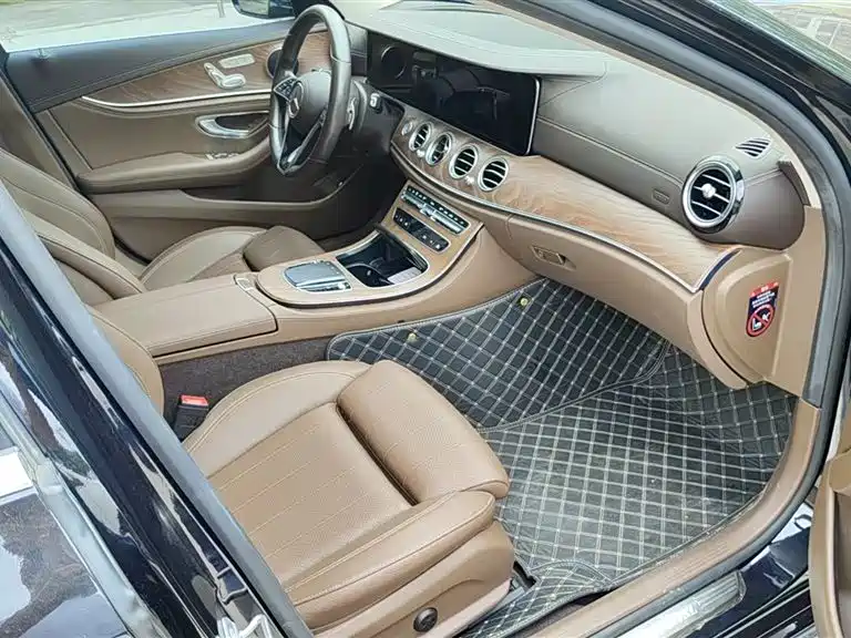 Mercedes-Benz E-Class 2022 — фото 4