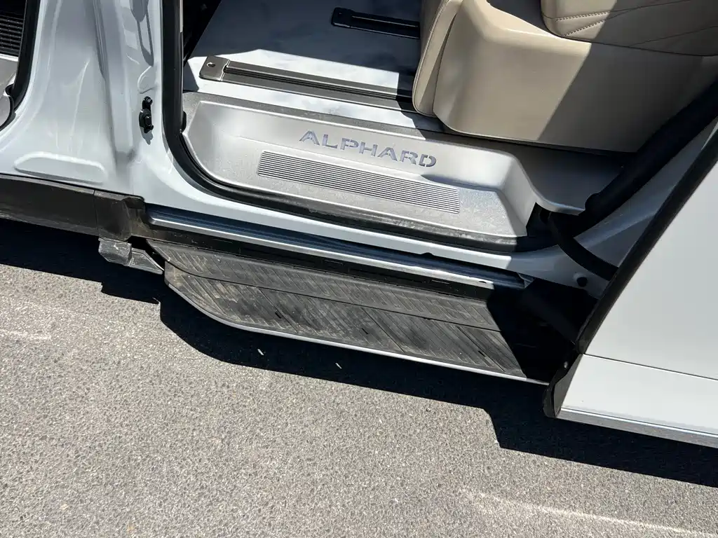 Toyota Alphard 2025 — фото 7