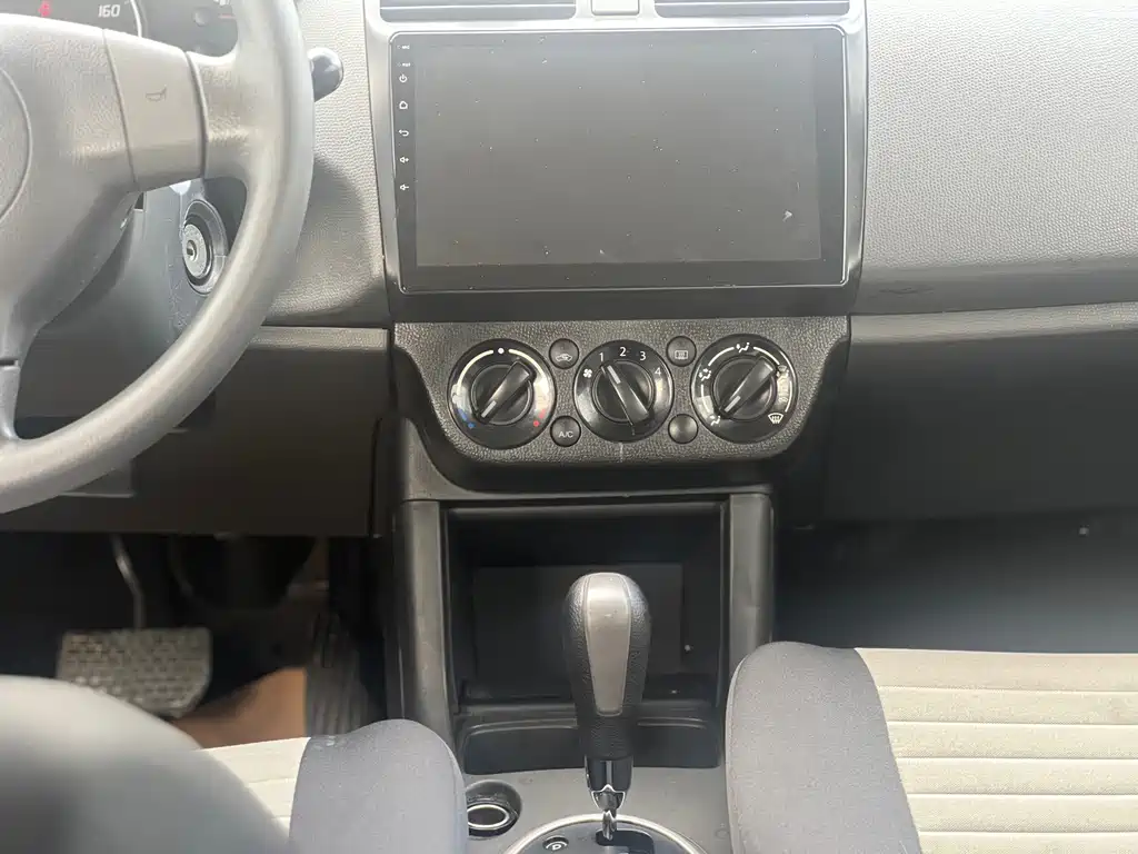 Suzuki Swift 2014 — фото 11