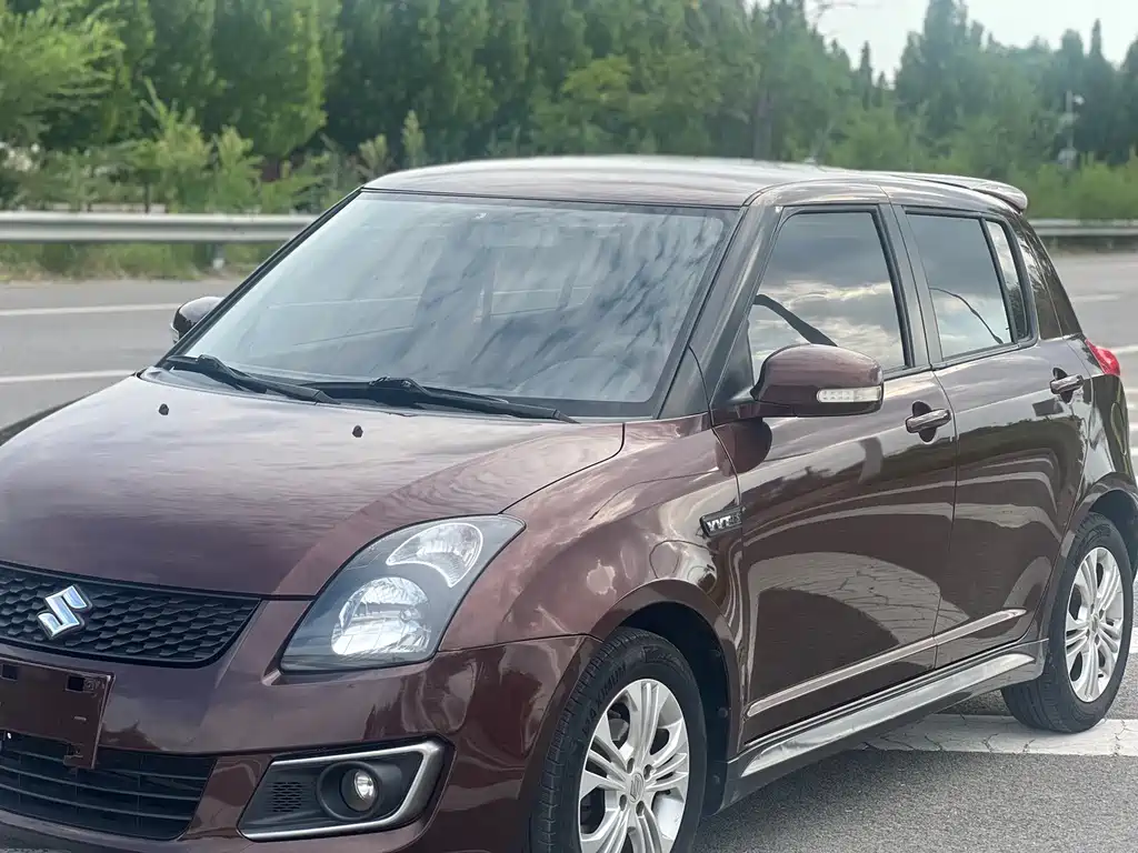 Suzuki Swift 2014 — фото 15