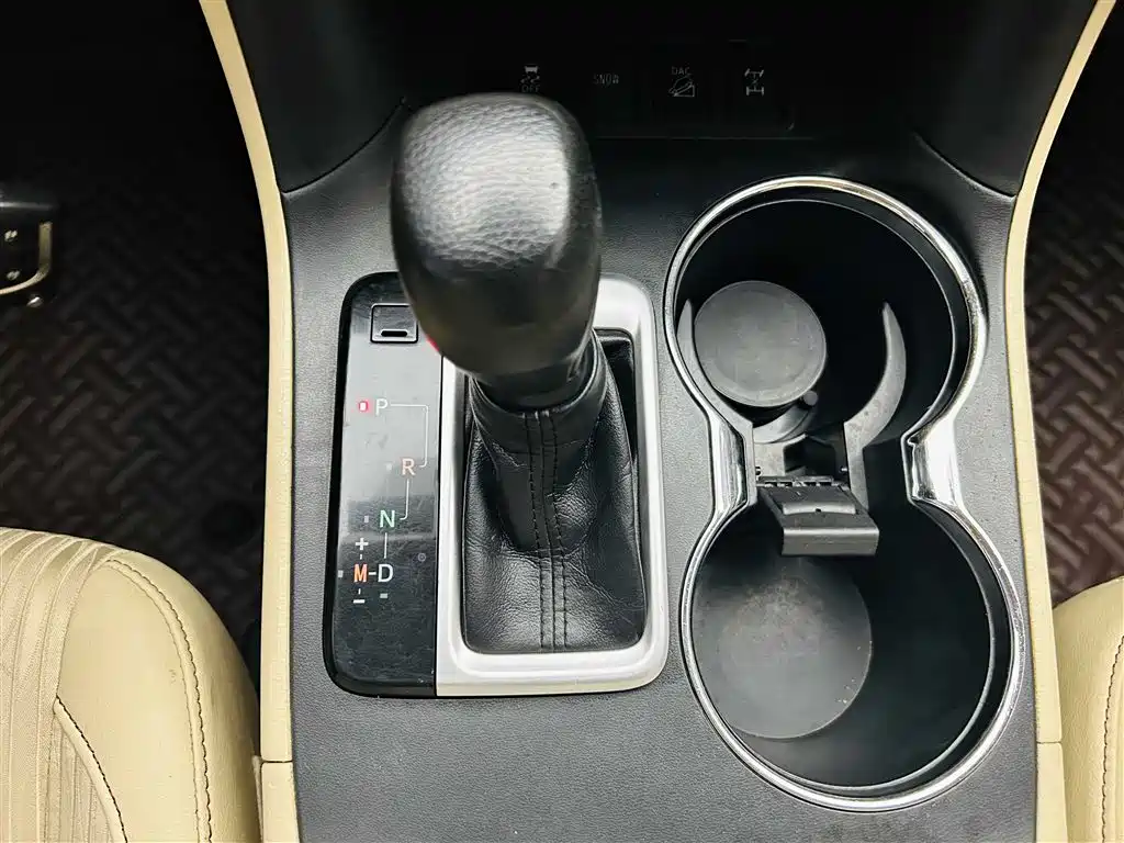 Toyota Highlander 2018 — фото 17