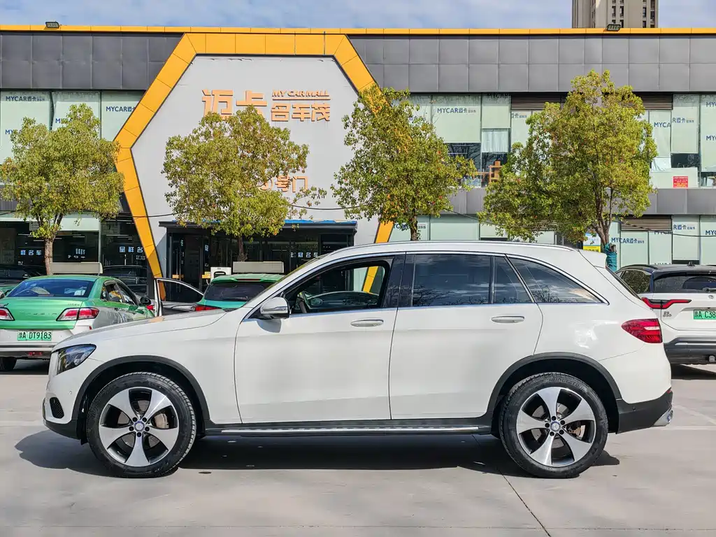 Mercedes-Benz GLC 2016 — фото 15