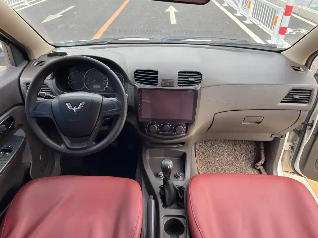 Wuling Hongguang 2018