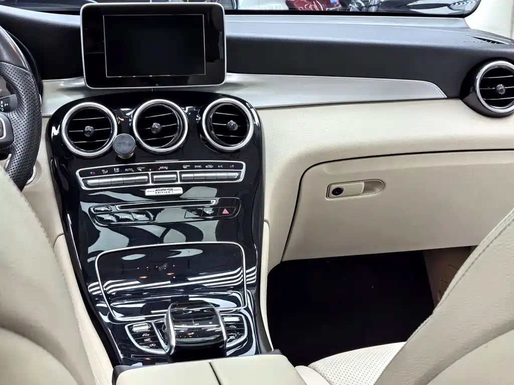 Mercedes-Benz GLC 2019 — фото 12