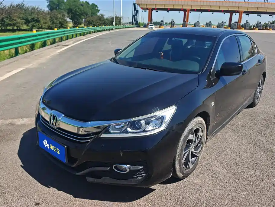 Honda Accord 2018 — фото 1