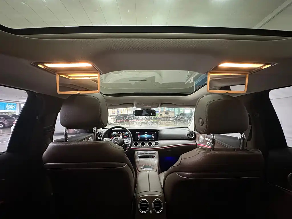 Mercedes-Benz E-Class 2022 — фото 18
