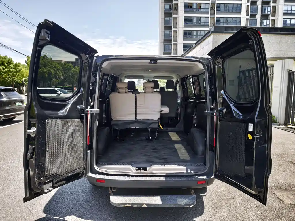 Ford Transit 2022 — фото 11