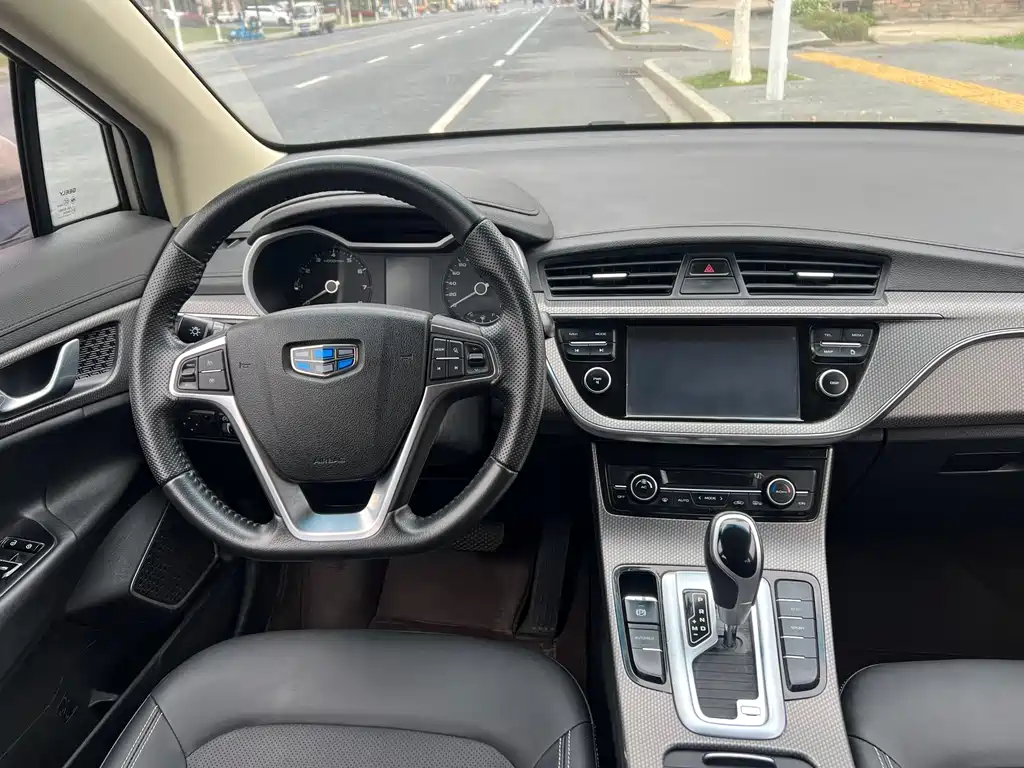 Geely Emgrand GS 2018 — фото 10