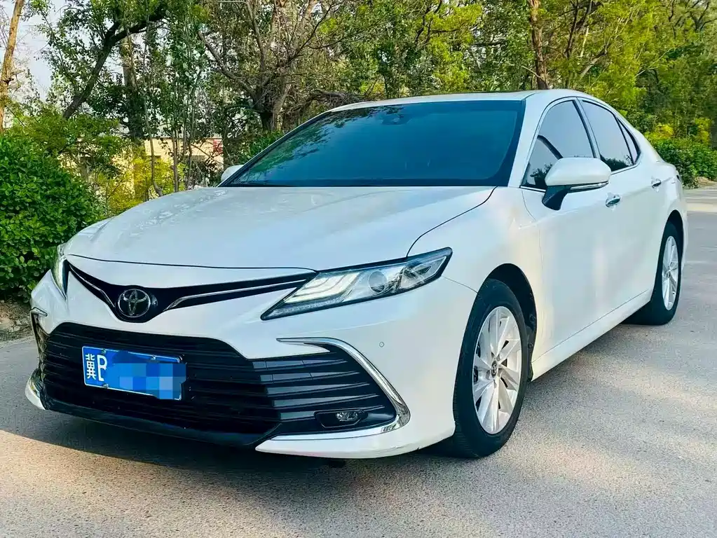 Toyota Camry 2021 — фото 2