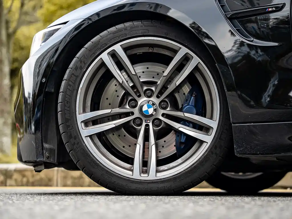 BMW M4 2018 — фото 16