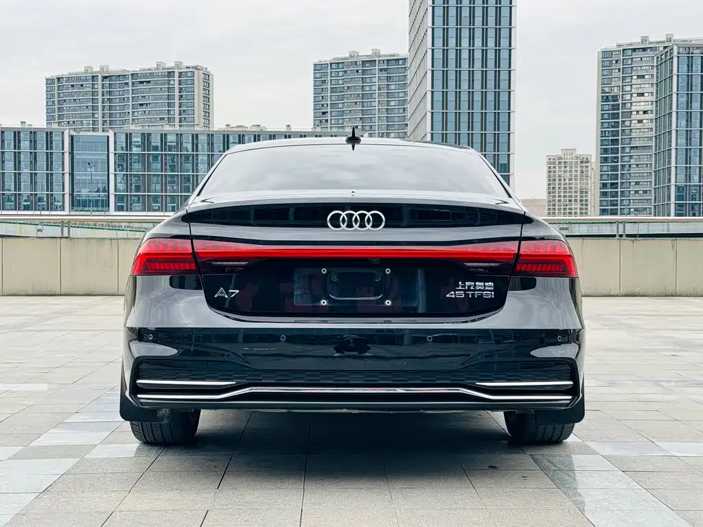 Audi A7L 2024 — фото 15