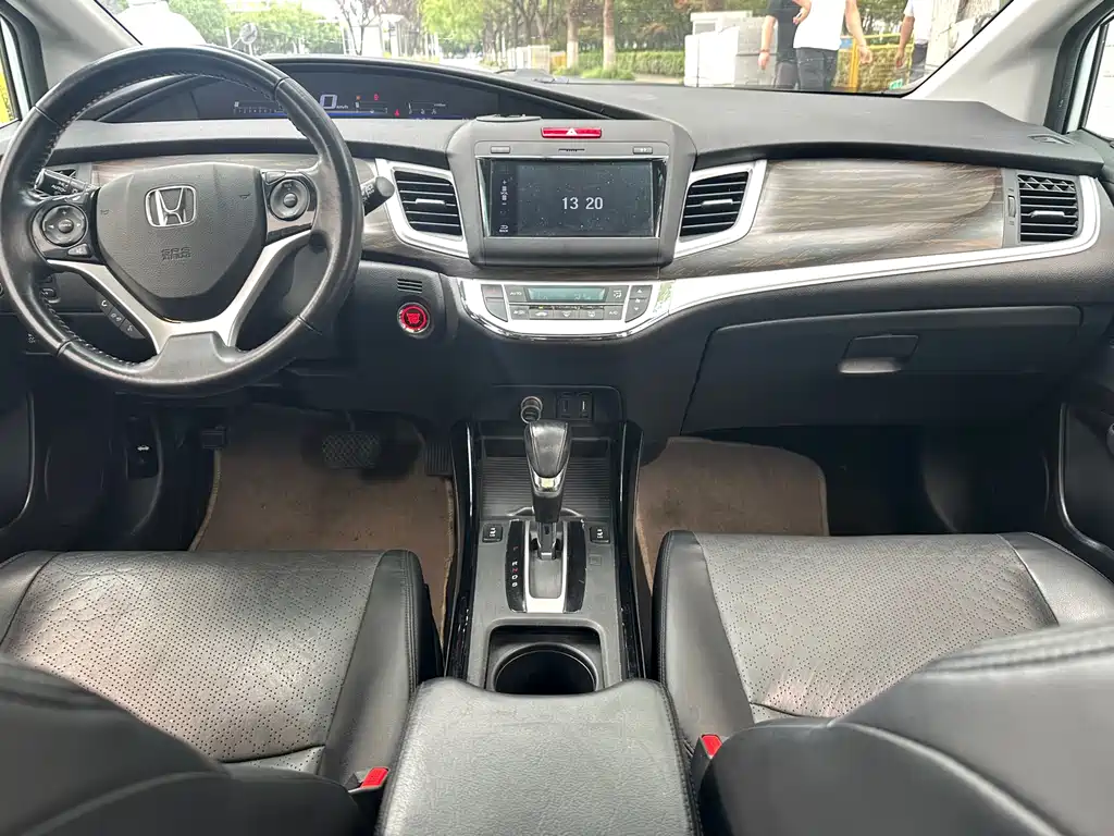 Honda Jade 2017 — фото 10
