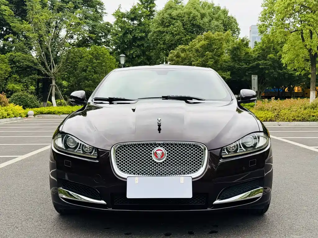 Jaguar XF 2013 — фото 2