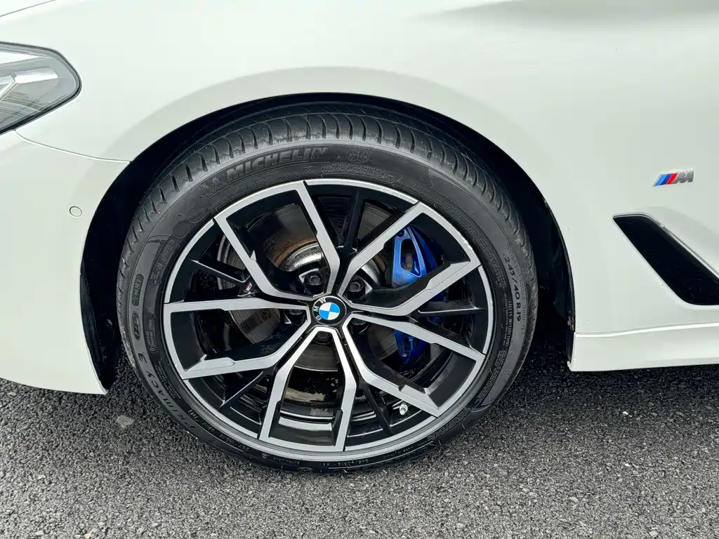 BMW 5 Series 2021 — фото 19