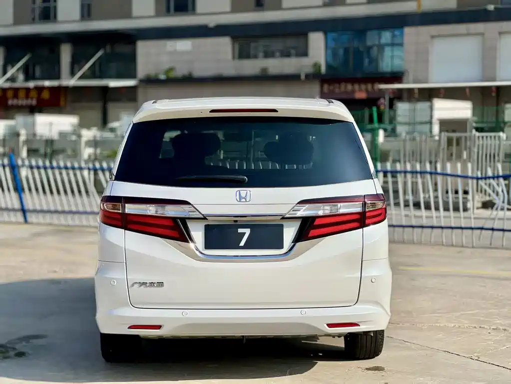 Honda Odyssey 2018 — фото 4