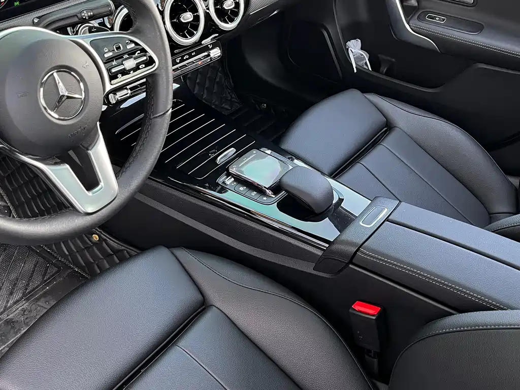 Mercedes-Benz A-Class 2021 — фото 10