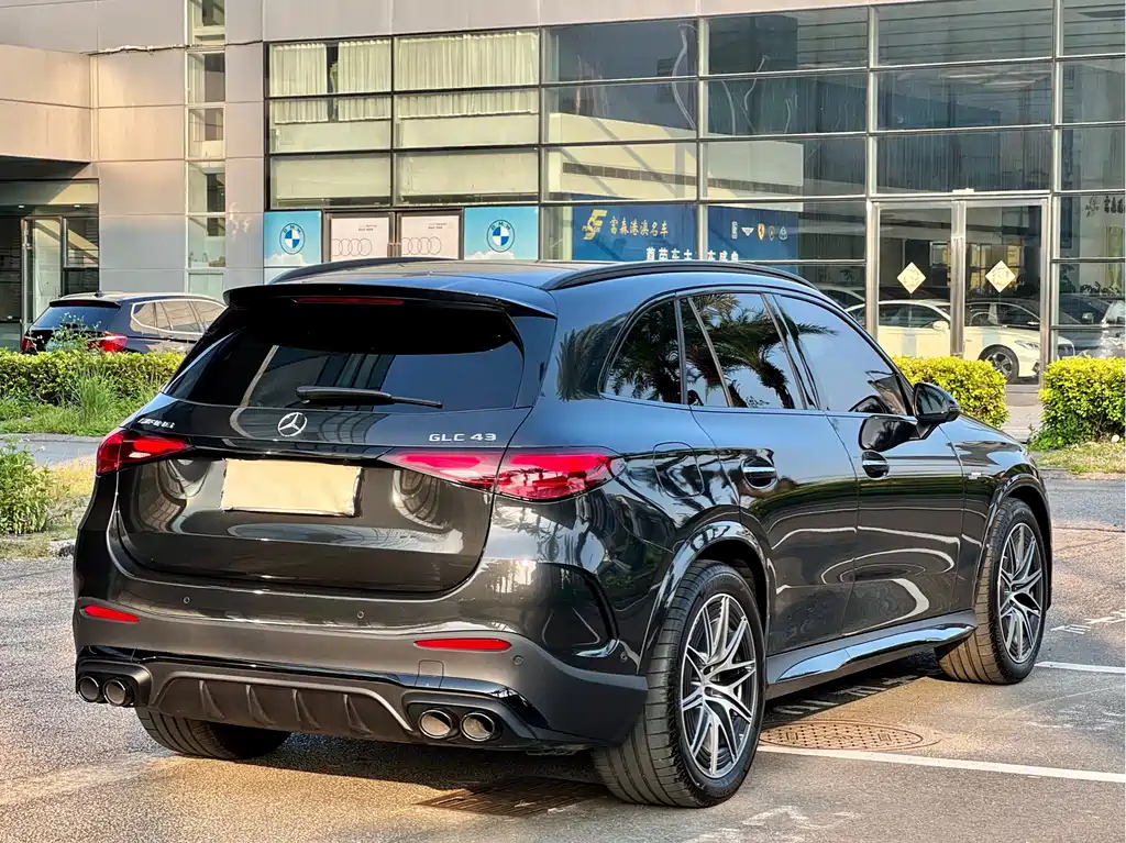 Mercedes-Benz GLC AMG 2026 — фото 15