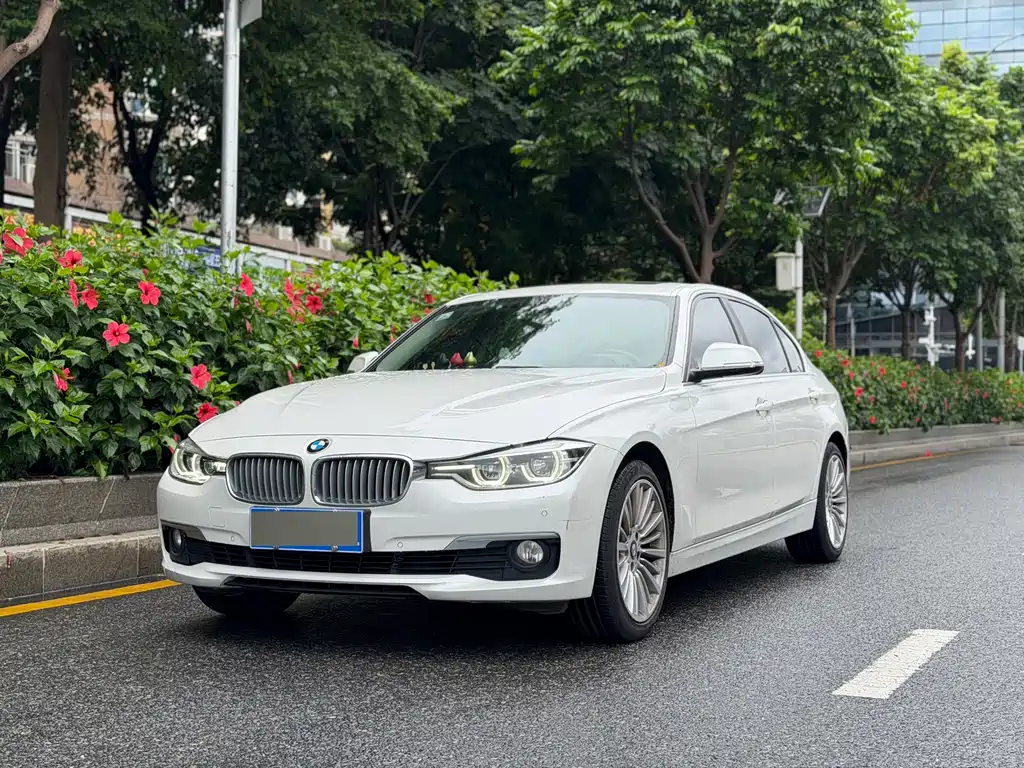 BMW 3 Series 2018 — фото 1