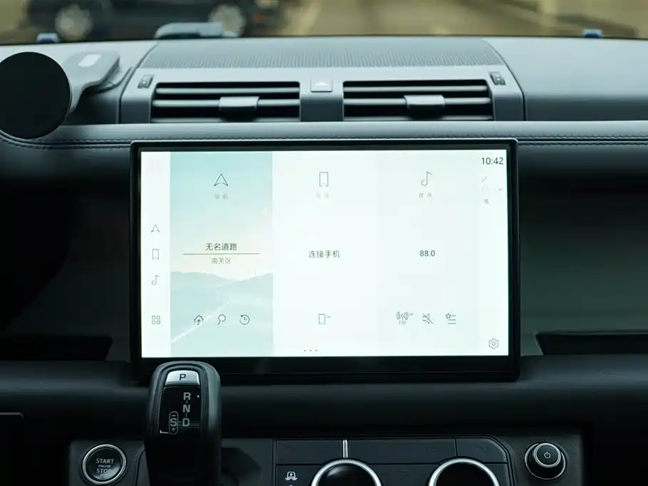 Land Rover Defender 2022 — фото 19