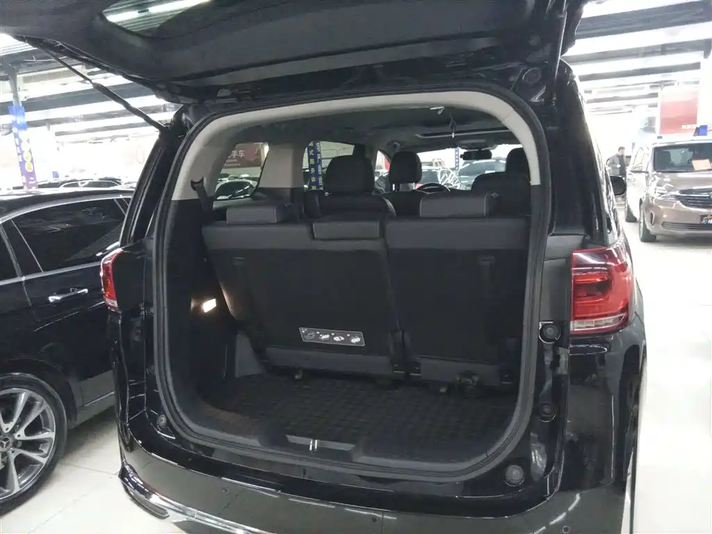 GAC Motor Trumpchi M8 2022 — фото 15