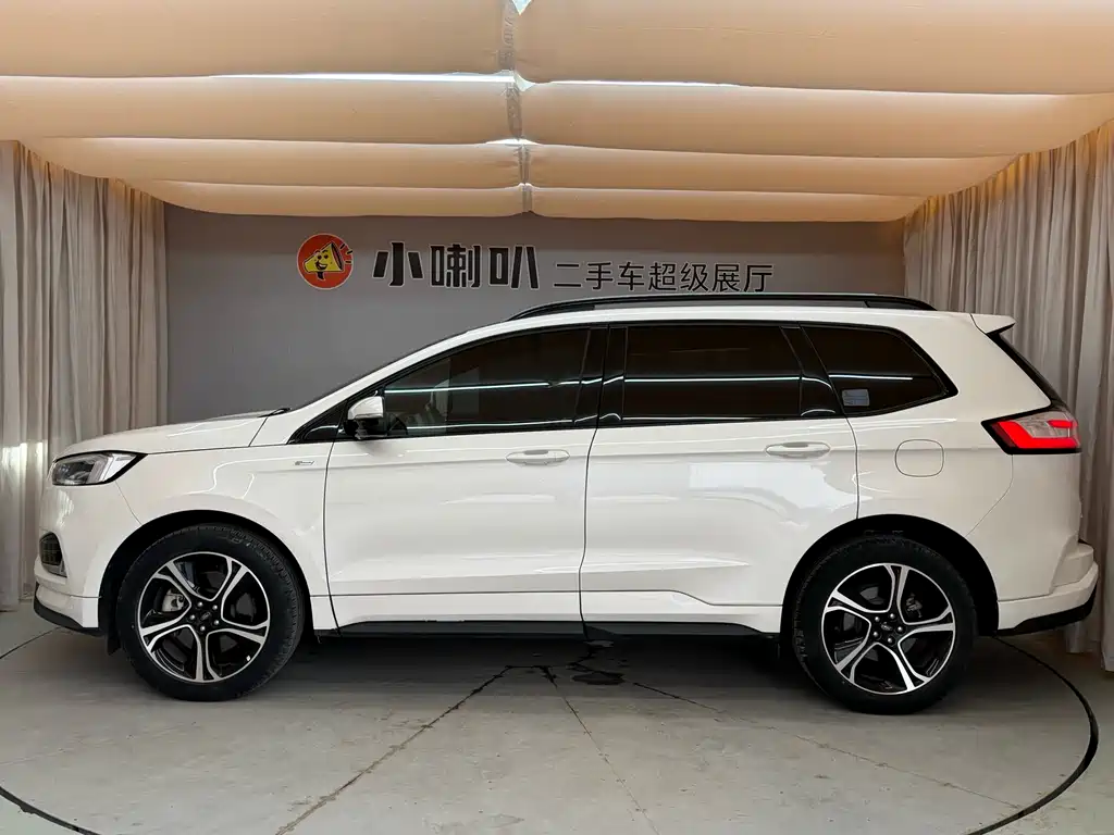 Ford Edge 2020 — фото 25