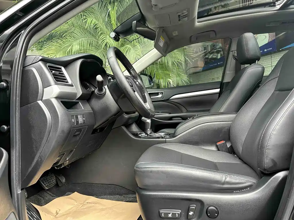 Toyota Highlander 2020 — фото 11