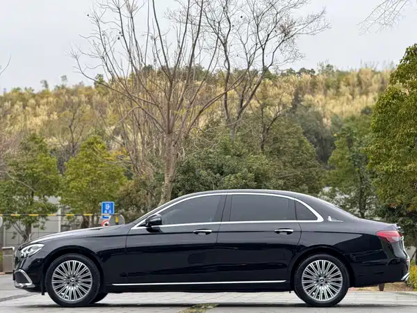 Mercedes-Benz E-Class 2022