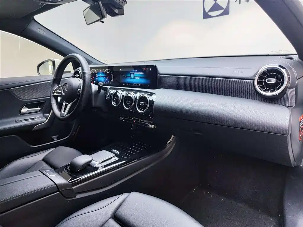 Mercedes-Benz A-Class 2021 — фото 12
