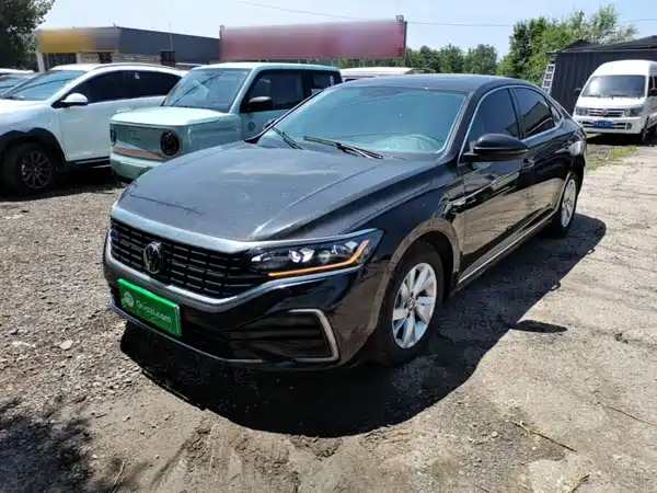 Volkswagen Passat Plug-In Hybrid 2023